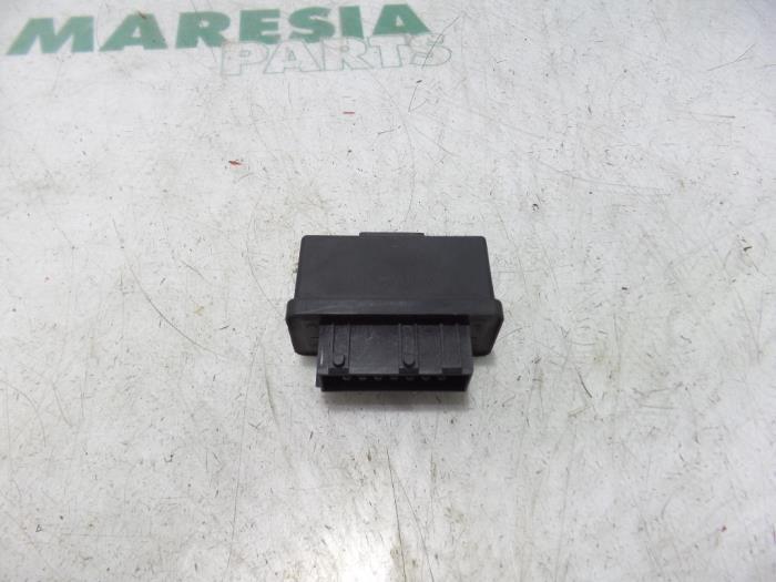 Relais Citroen C3 Picasso SH 240107