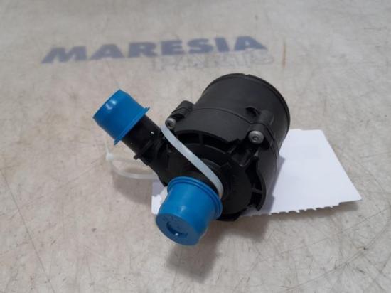 Zusatzwasserpumpe Opel Vivaro B Kasten X82 0392023219 Bild Zusatzwasserpumpe Opel Vivaro B Kasten X82 0392023219