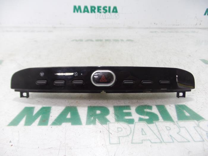 Schalter Fiat Punto Evo 199 735506945 Bild Schalter Fiat Punto Evo 199 735506945