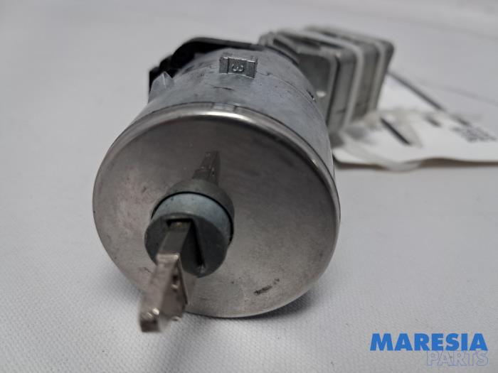 Schließzylinder für Zündschloß Peugeot 5008 I 4162XT Bild Schließzylinder für Zündschloß Peugeot 5008 I 4162XT