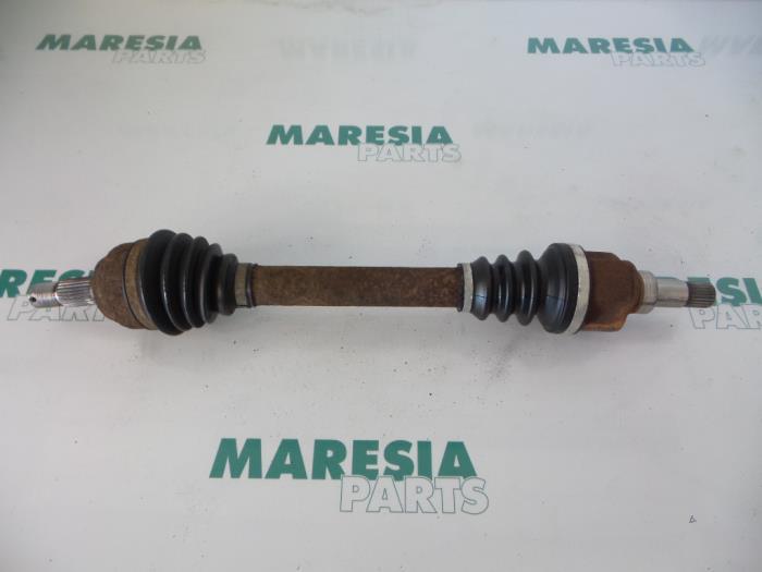 Antriebswelle links vorne Peugeot 206 Schrägheck 2A/C 3272AA Bild Antriebswelle links vorne Peugeot 206 Schrägheck 2A/C 3272AA