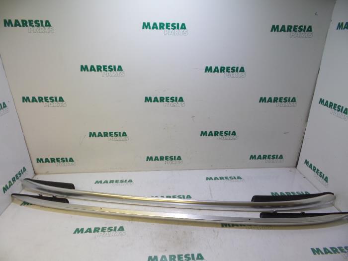 Dachreling Renault Clio Grandtour IV R 738201786R Bild Dachreling Renault Clio Grandtour IV R 738201786R