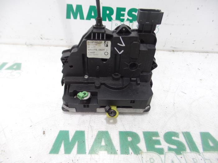 Klappenschlosszug Fiat Punto Evo 199 51858835 Bild Klappenschlosszug Fiat Punto Evo 199 51858835