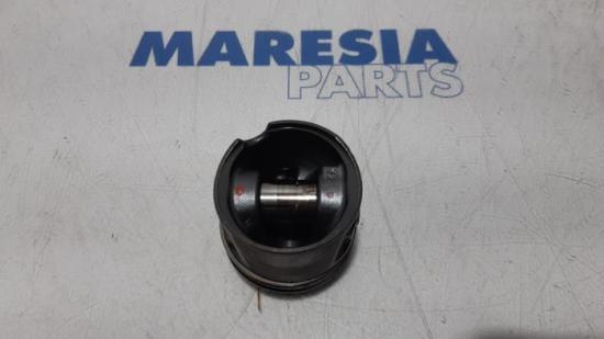 Kolben Fiat Punto Evo 199 06935 Bild Kolben Fiat Punto Evo 199 06935