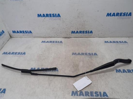 Wischerarm vorne Opel Vivaro B Kasten X82 97036203 Bild Wischerarm vorne Opel Vivaro B Kasten X82 97036203