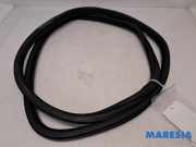 Türgummi rechts hinten Peugeot 308 II SW 9677854480