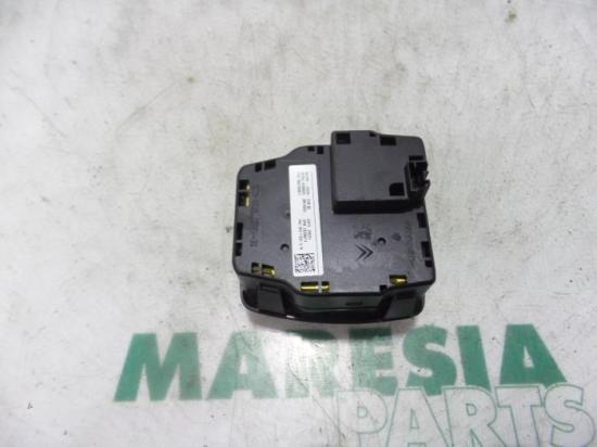 Monitor Navigationssystem Citroen DS5 9802390877 Bild Monitor Navigationssystem Citroen DS5 9802390877
