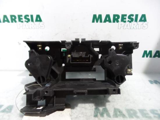 Heizungsbetätigung (Konsole) Fiat Bravo I 182 82486392 Bild Heizungsbetätigung (Konsole) Fiat Bravo I 182 82486392