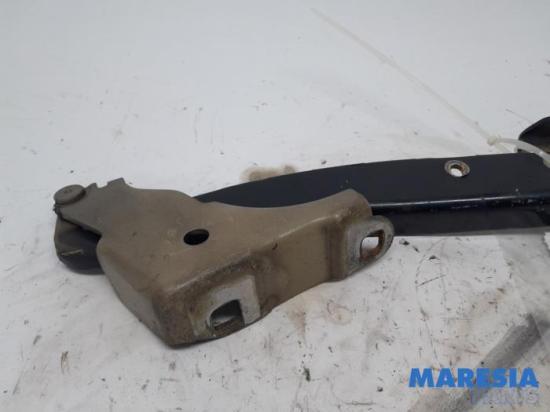 Motorhaubenscharnier Fiat Punto 199 51761348 Bild Motorhaubenscharnier Fiat Punto 199 51761348