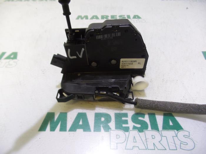 Klappenschlosszug Renault Clio IV Grandtour KH 805011929R Bild Klappenschlosszug Renault Clio IV Grandtour KH 805011929R