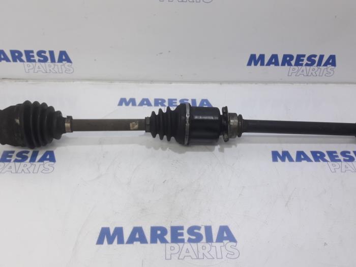 Antriebswelle rechts vorne Fiat Punto Evo 199 55700558 Bild Antriebswelle rechts vorne Fiat Punto Evo 199 55700558