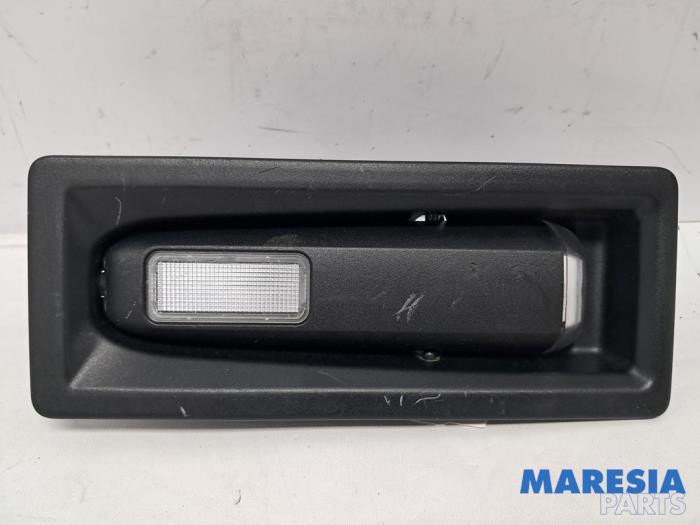 Innenleuchte rechts Peugeot 5008 I 9685614080 Bild Innenleuchte rechts Peugeot 5008 I 9685614080