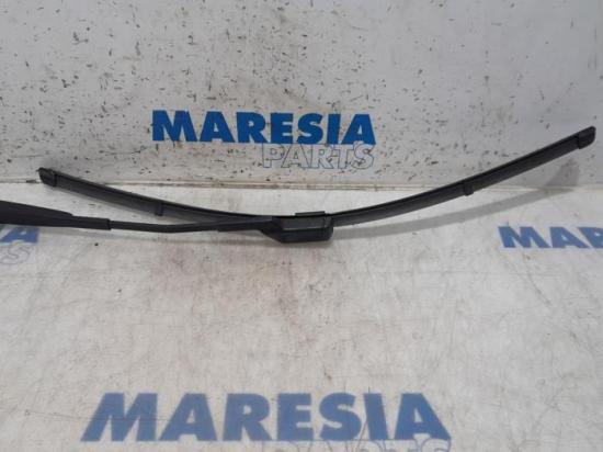 Wischerarm vorne Peugeot 208 II UB, UP, UW, UJ 9822931680 Bild Wischerarm vorne Peugeot 208 II UB, UP, UW, UJ 9822931680