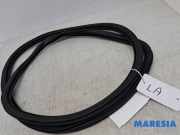 Türgummi links hinten Peugeot 2008 II UD, US, UY, UK 9825831480