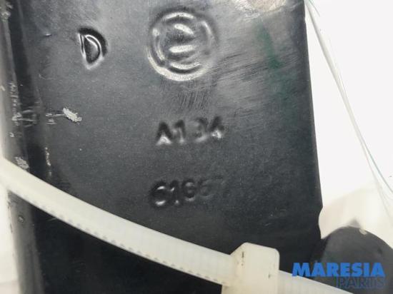 Motorhaubenscharnier Fiat Punto 199 51761348 Bild Motorhaubenscharnier Fiat Punto 199 51761348