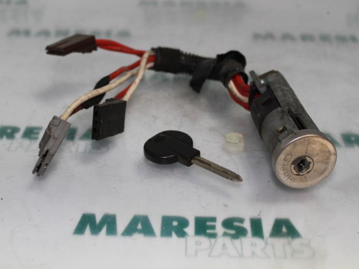 Schließzylinder für Zündschloß Citroen Xantia X1 4162W4 Bild Schließzylinder für Zündschloß Citroen Xantia X1 4162W4