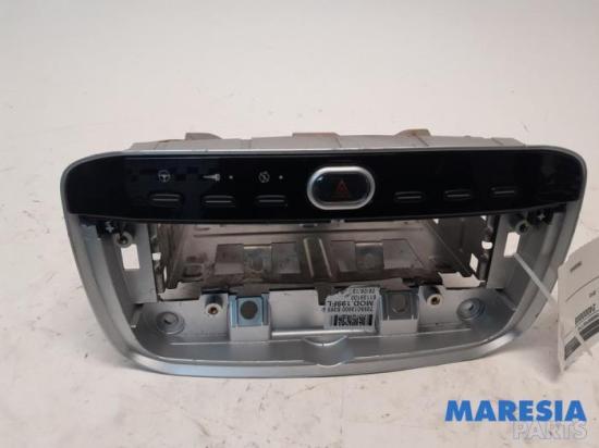 Schalter für Warnblinker Fiat Punto 199 735506945 Bild Schalter für Warnblinker Fiat Punto 199 735506945
