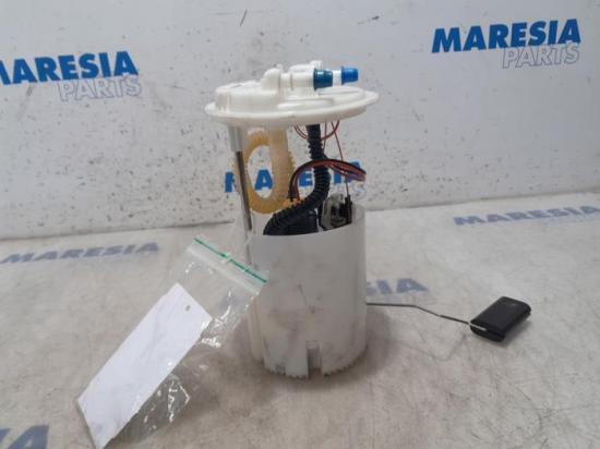 Kraftstoffpumpe Opel Vivaro B Kasten X82 172027392R Bild Kraftstoffpumpe Opel Vivaro B Kasten X82 172027392R