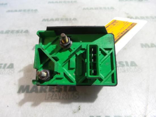 Relais für Glühanlage Peugeot 206 Schrägheck 2A/C 9639912580 Bild Relais für Glühanlage Peugeot 206 Schrägheck 2A/C 9639912580