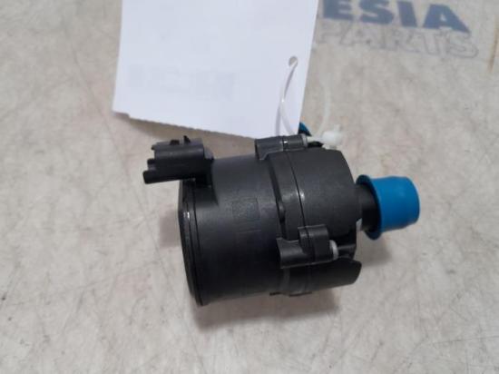 Zusatzwasserpumpe Opel Vivaro B Kasten X82 0392023219 Bild Zusatzwasserpumpe Opel Vivaro B Kasten X82 0392023219