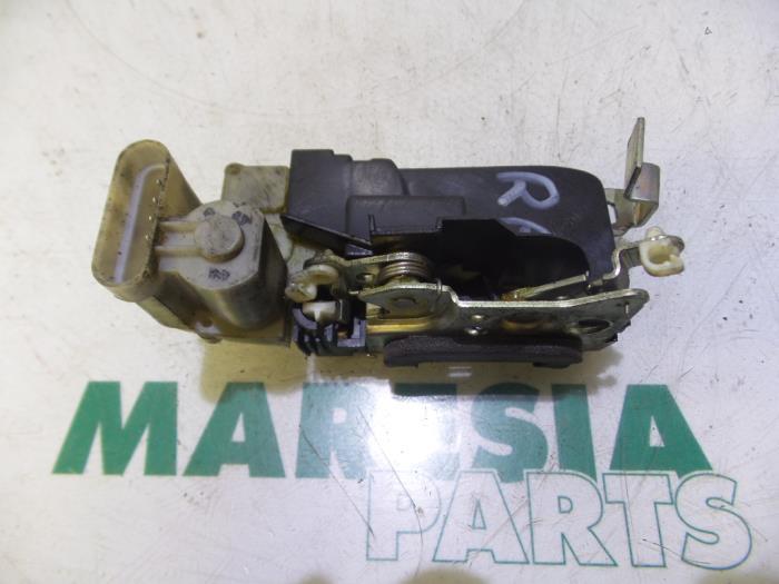Klappenschlosszug Fiat Punto 188 46536067 Bild Klappenschlosszug Fiat Punto 188 46536067