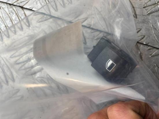 Schalter für Fensterheber rechts BMW 1er F21 9208107 Bild Schalter für Fensterheber rechts BMW 1er F21 9208107