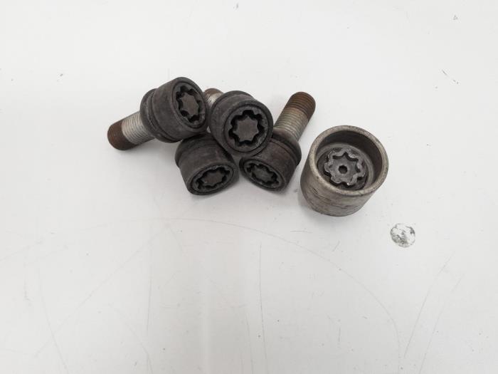 Radbolzensatz Audi A6 Avant 4G, C7 SLOTBOUT Bild Radbolzensatz Audi A6 Avant 4G, C7 SLOTBOUT