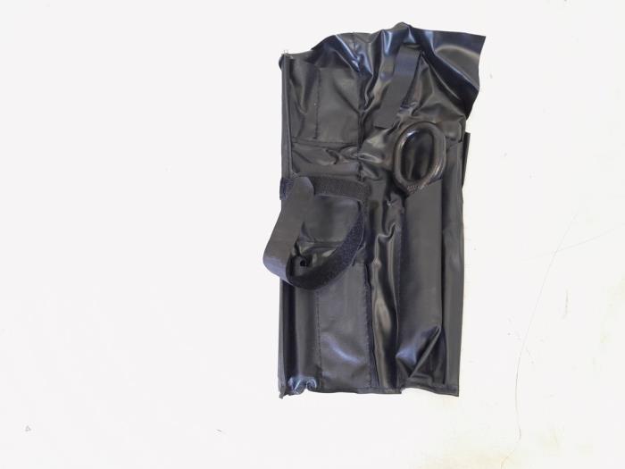 Sonstiges Teil Audi A3 Limousine 8V 8K0805615