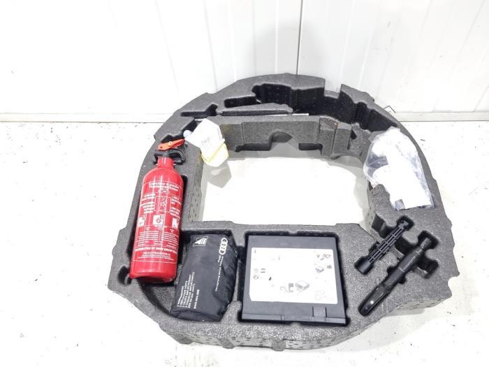 Wagenheber Audi A1 8X 8P0012615A