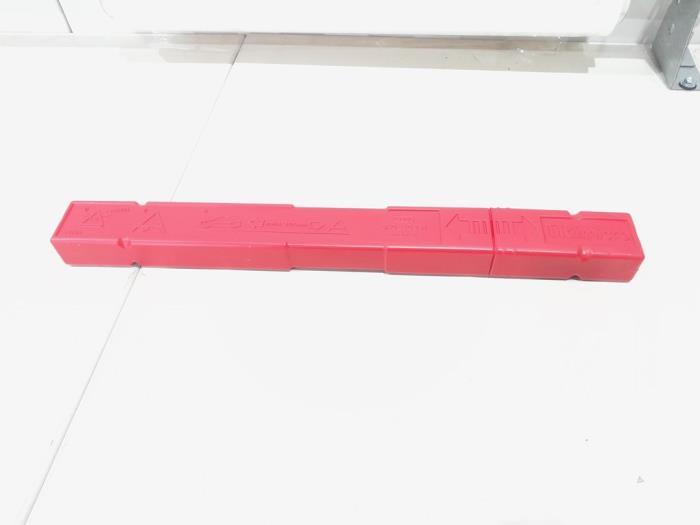 Warndreieck Audi A4 Avant 8W, B9 8K0860251