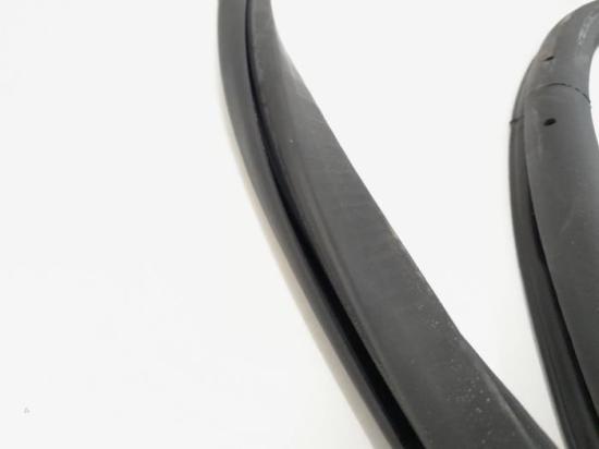 Türgummi rechts hinten VW Touran 1T3 1T0867913L Bild Türgummi rechts hinten VW Touran 1T3 1T0867913L