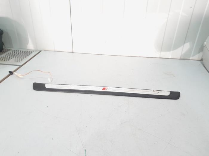 Zierleiste Audi A3 Sportback 8V 8V4947418 Bild Zierleiste Audi A3 Sportback 8V 8V4947418