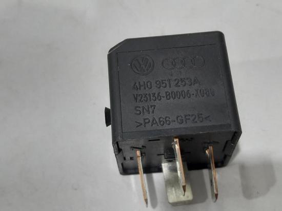 Relais Audi A3 Sportback 8V 4H0951253A Bild Relais Audi A3 Sportback 8V 4H0951253A
