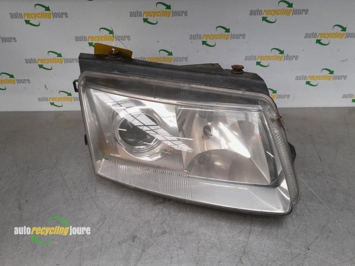 Hauptscheinwerfer rechts VW Passat B5 Variant 3B5 XXXXX Bild Hauptscheinwerfer rechts VW Passat B5 Variant 3B5 XXXXX
