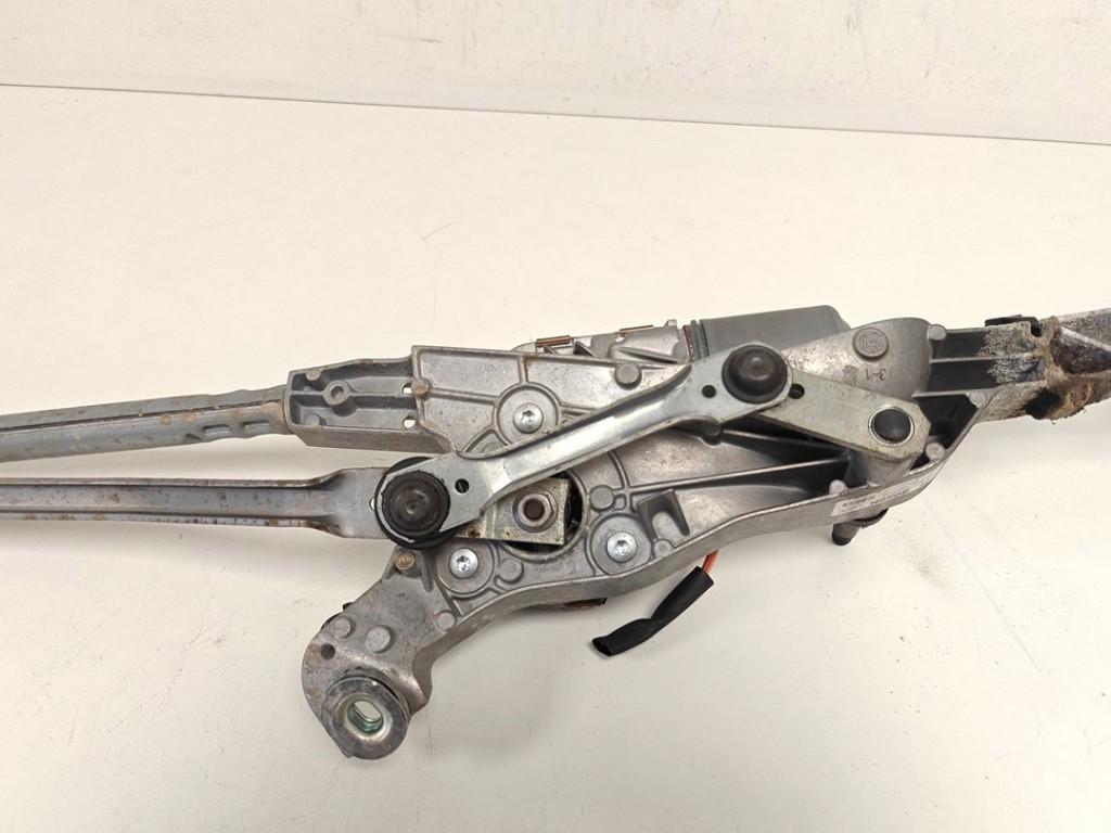 Scheibenwischermotor A2048201040 Mercedes-Benz C Estate (S204) Kombi 2.2 C-200 CDI 16V BlueEFFICIENCY (OM651.913) 2012-01