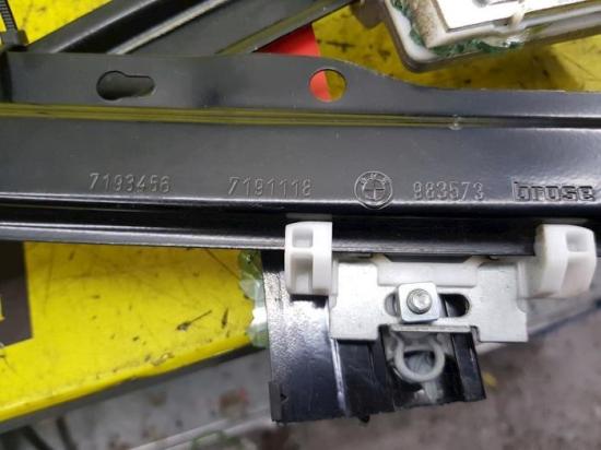 Fensterheber rechts vorne BMW 3er Cabriolet E93 0130822403 Bild Fensterheber rechts vorne BMW 3er Cabriolet E93 0130822403