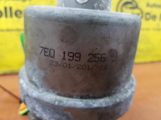 Motorbock VW Transporter T6 Fahrgestell 7E0199256J Bild Motorbock VW Transporter T6 Fahrgestell 7E0199256J