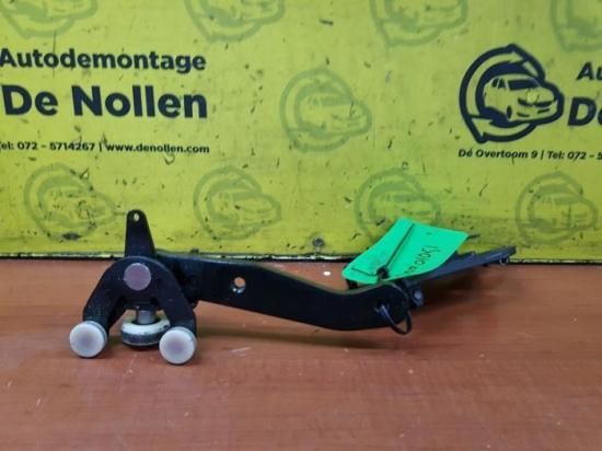 Klappenschlosszug VW Transporter T6 Fahrgestell 7E0843647C Bild Klappenschlosszug VW Transporter T6 Fahrgestell 7E0843647C