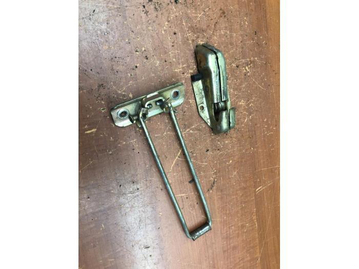 Türfeststeller VW Transporter T4 Bus Bild Türfeststeller VW Transporter T4 Bus