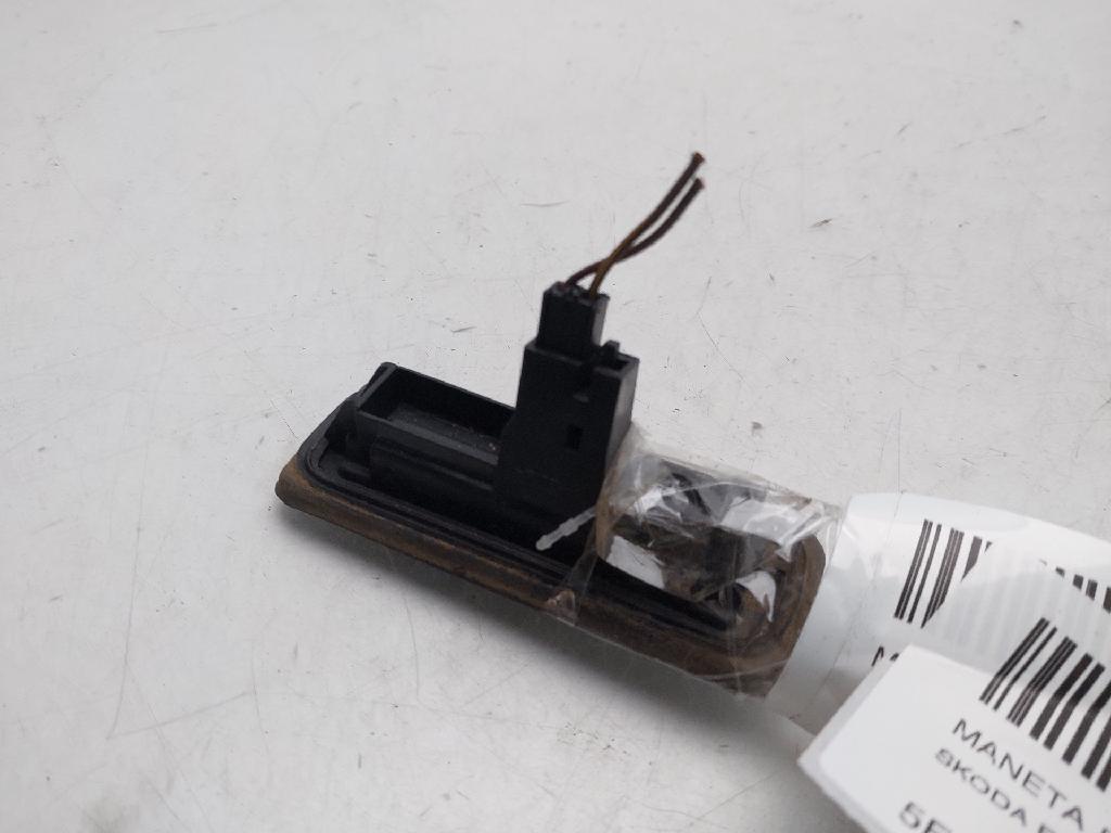 Handgriff Kofferraum 5E0827566 Skoda Fabia III (NJ3) Schrägheck 5-drs 1.4 TDI 12V 90 (CUSB(Euro 6))