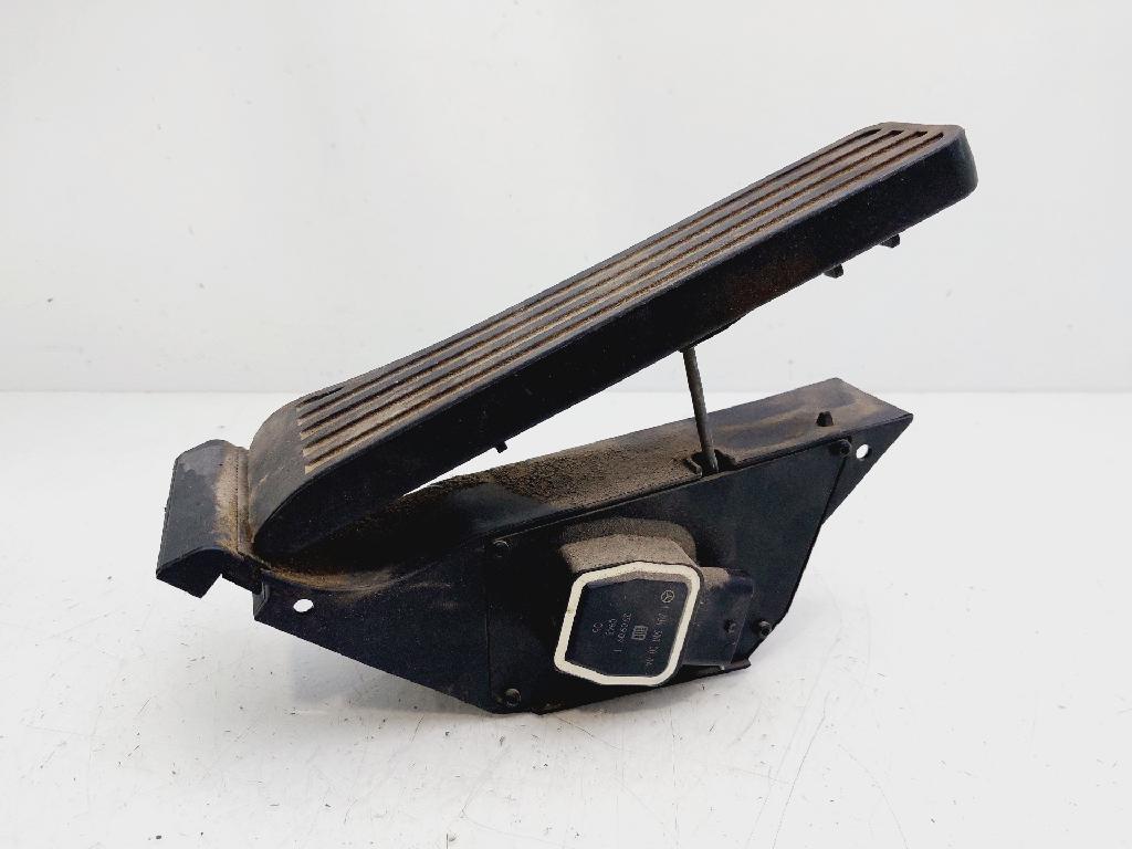 Gaspedal A2043000004 Mercedes-Benz E (W212) Limousine E-250 CDI 16V BlueEfficiency (OM651.924)