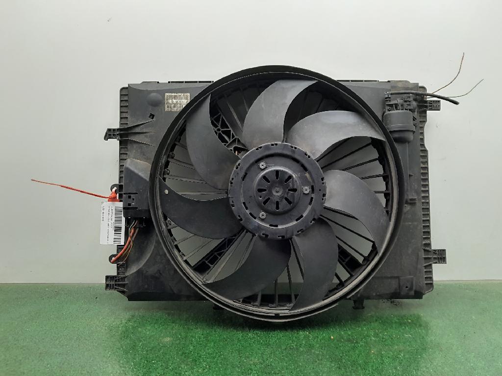 Kühlerventilator A2049061403 Mercedes-Benz E (W212) Limousine E-300 BlueTec Hybrid V6 24V (OM651.924)