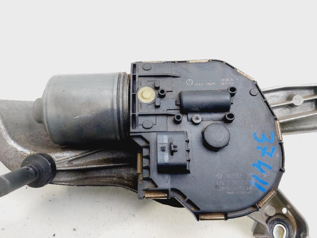 Scheibenwischermotor Vorne A2048201040 Mercedes-Benz C (W204) Limousine 2.2 C-220 CDI 16V (OM646.811)