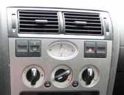 Zeit Uhr Ford Mondeo III Limousine 1.8 16V (CHBB) 2002-02