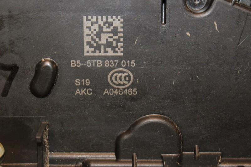 Türschloss Stangen Links Vorne 5TB837015 Volkswagen Polo VI (AW1) Schrägheck 5-drs 1.0 TGI 12V (DBYA) 2018 DBYA