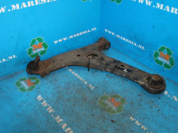 Querlenker links vorne Toyota Corolla Liftback E12 Bild Querlenker links vorne Toyota Corolla Liftback E12