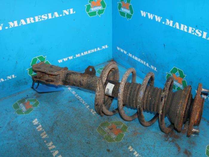 Federbein rechts vorne Toyota Corolla Liftback E12 Bild Federbein rechts vorne Toyota Corolla Liftback E12