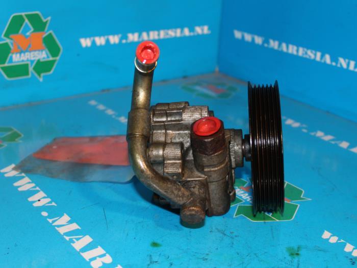 Servopumpe Toyota Corolla Liftback E12 Bild Servopumpe Toyota Corolla Liftback E12