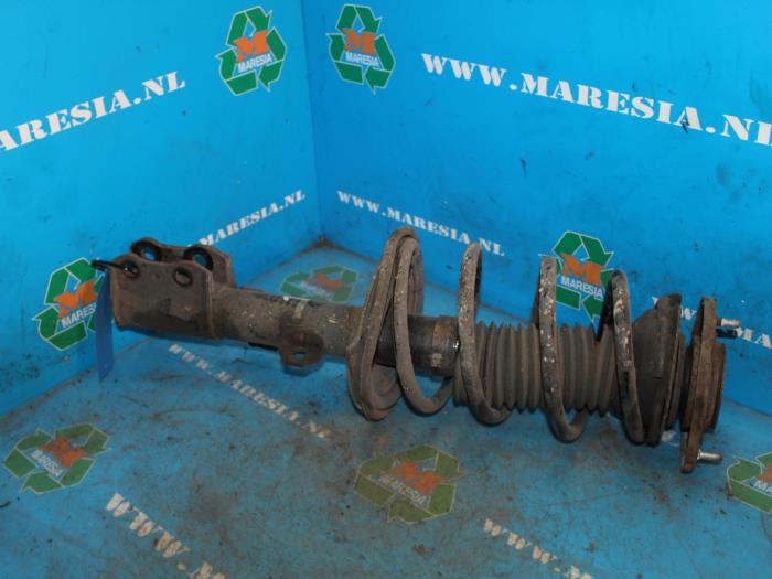 Federbein links vorne Toyota Corolla Liftback E12 Bild Federbein links vorne Toyota Corolla Liftback E12