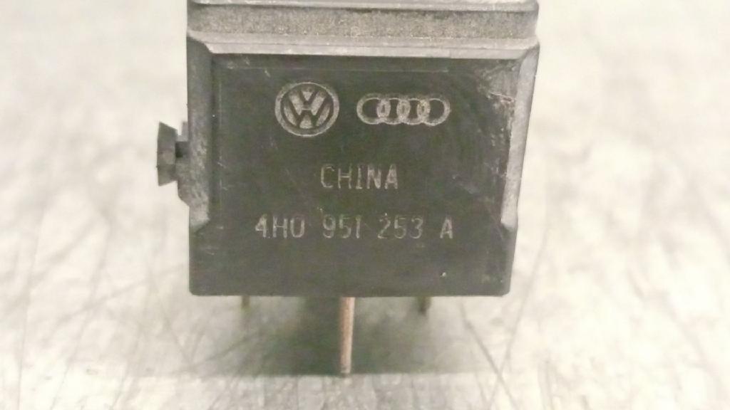 Relais 4H0951253A Volkswagen CADDY ALLTRACK IV Furgoneta/monovolumen (SAA) 2.0 TDI 4motion